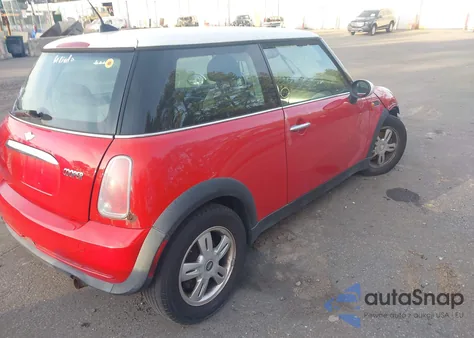 2006 Mini Cooper z USA, uszkodzony, nr VIN WMWRC33516TJ77300